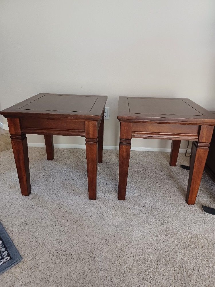 2 Sofa/end Tables