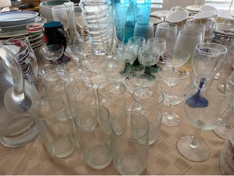 Glassware/bowls/vases