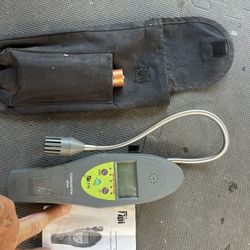 Carbon monoxide combination, gas detector