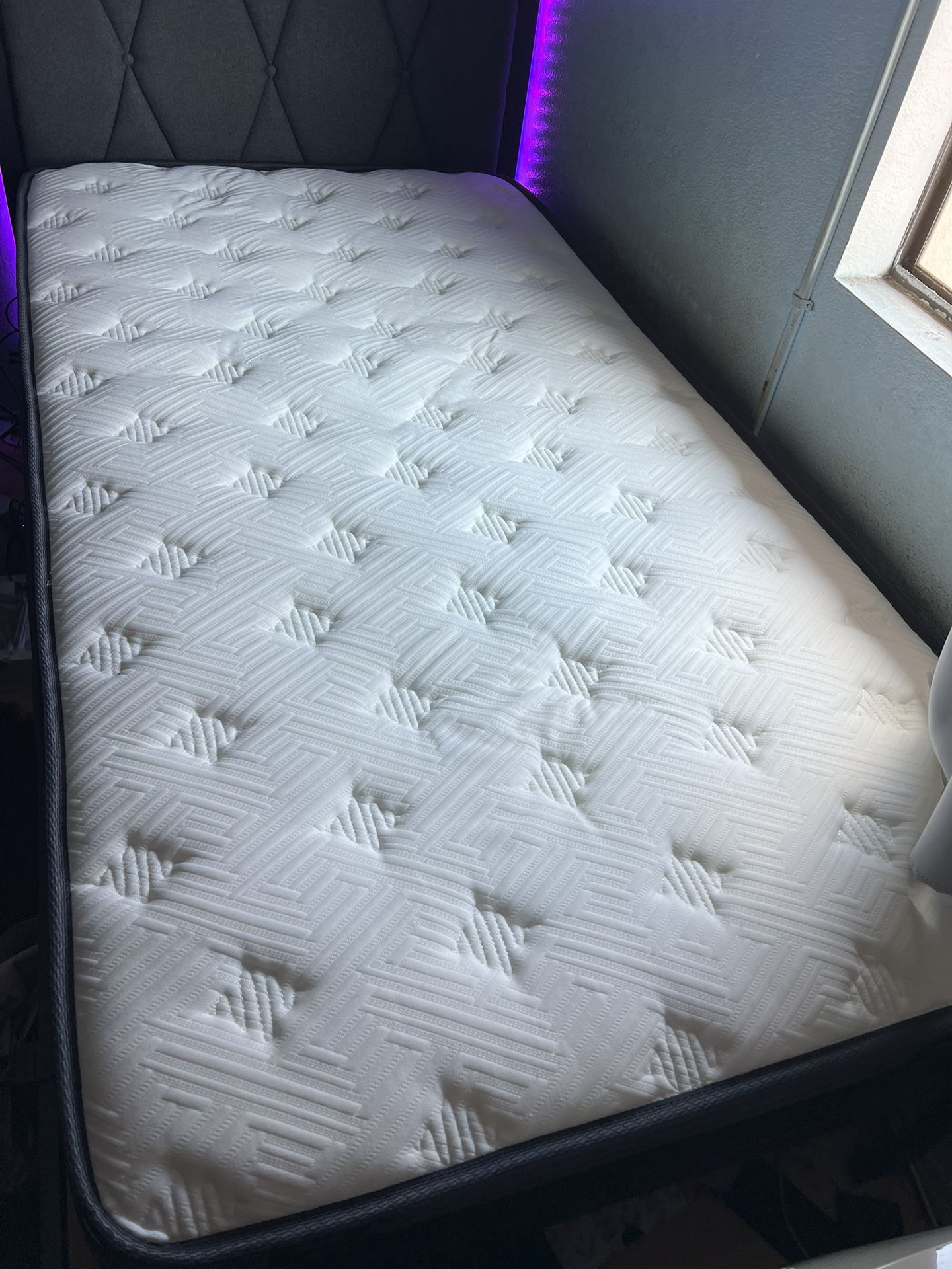 12” COOLMI TWIN MEMORY FOAM HYBRID MATTRESS