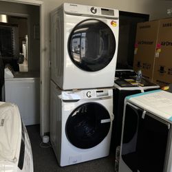 WHITE SAMSUNG FRONT LOAD WASHER ANS GAS DRYER