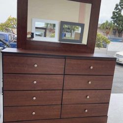 Eight Drawers Dresser “Rails” With Mirror 