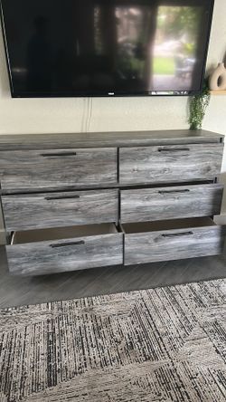 Dresser