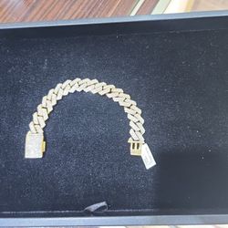 BEAUTIFUL DIMOND BRACELET 