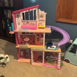 Barbie Dream house 