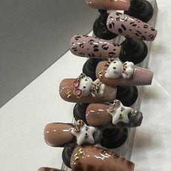 Hello Kitty Nails 