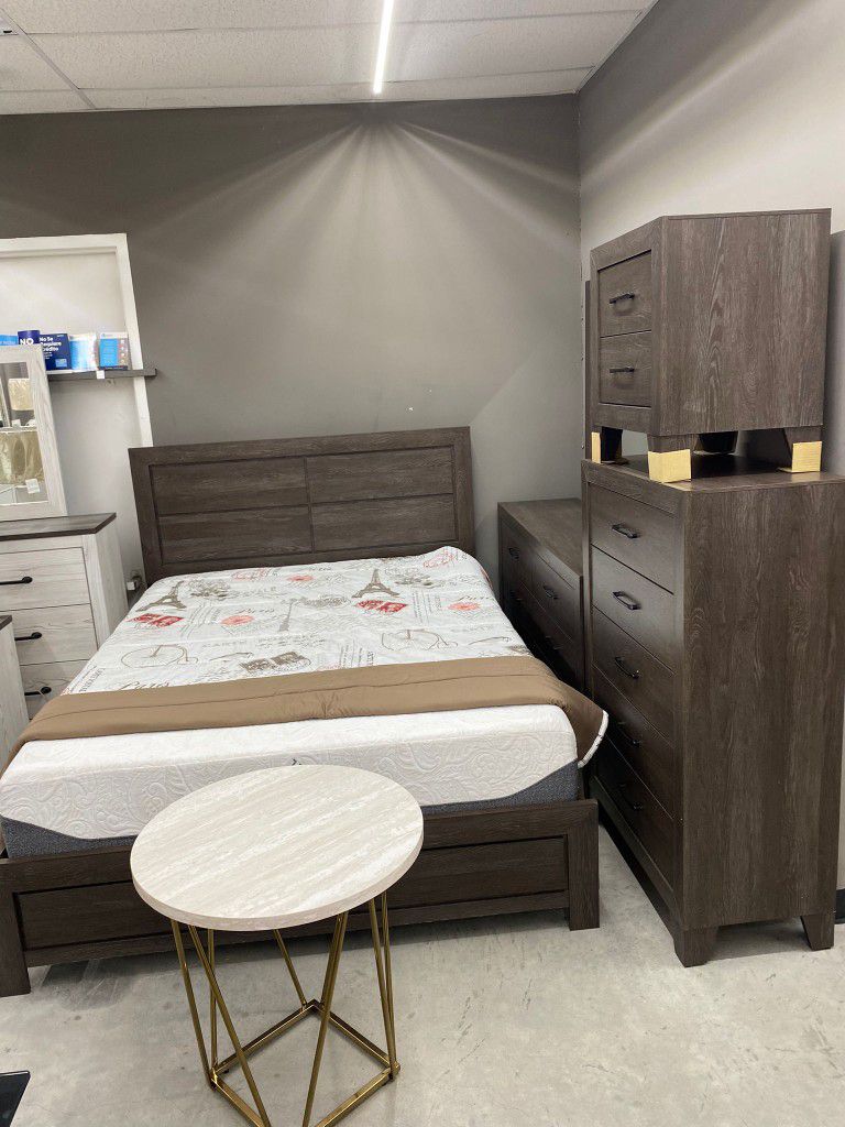 Hopkins bedroom set inlucde night stand, mirror, and drawer $799💰🤩