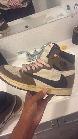 Travis Scott jordan 1 high