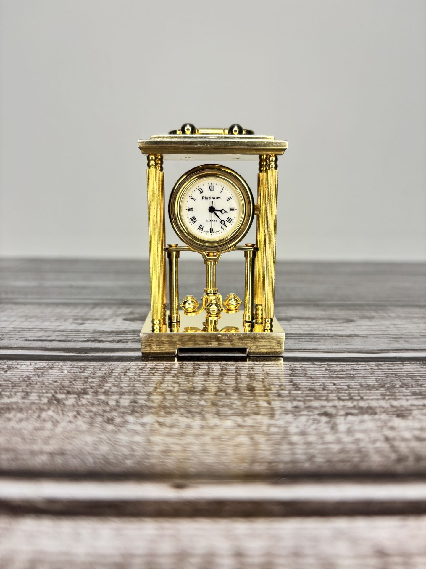 Miniature QUARTZ analog torsion pendulum rectangular gold brass mantel clock