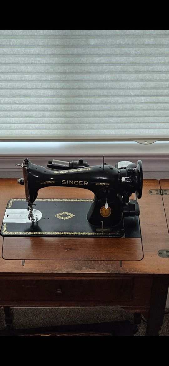 Vintage Singer Sewing Machine