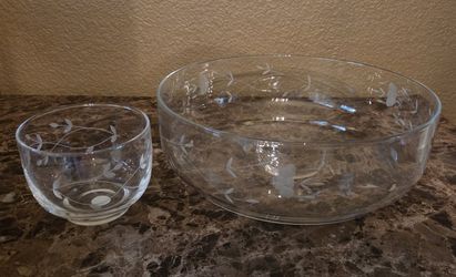 Elegant Glass Chip And Dip Bowl With Etched Floral Design