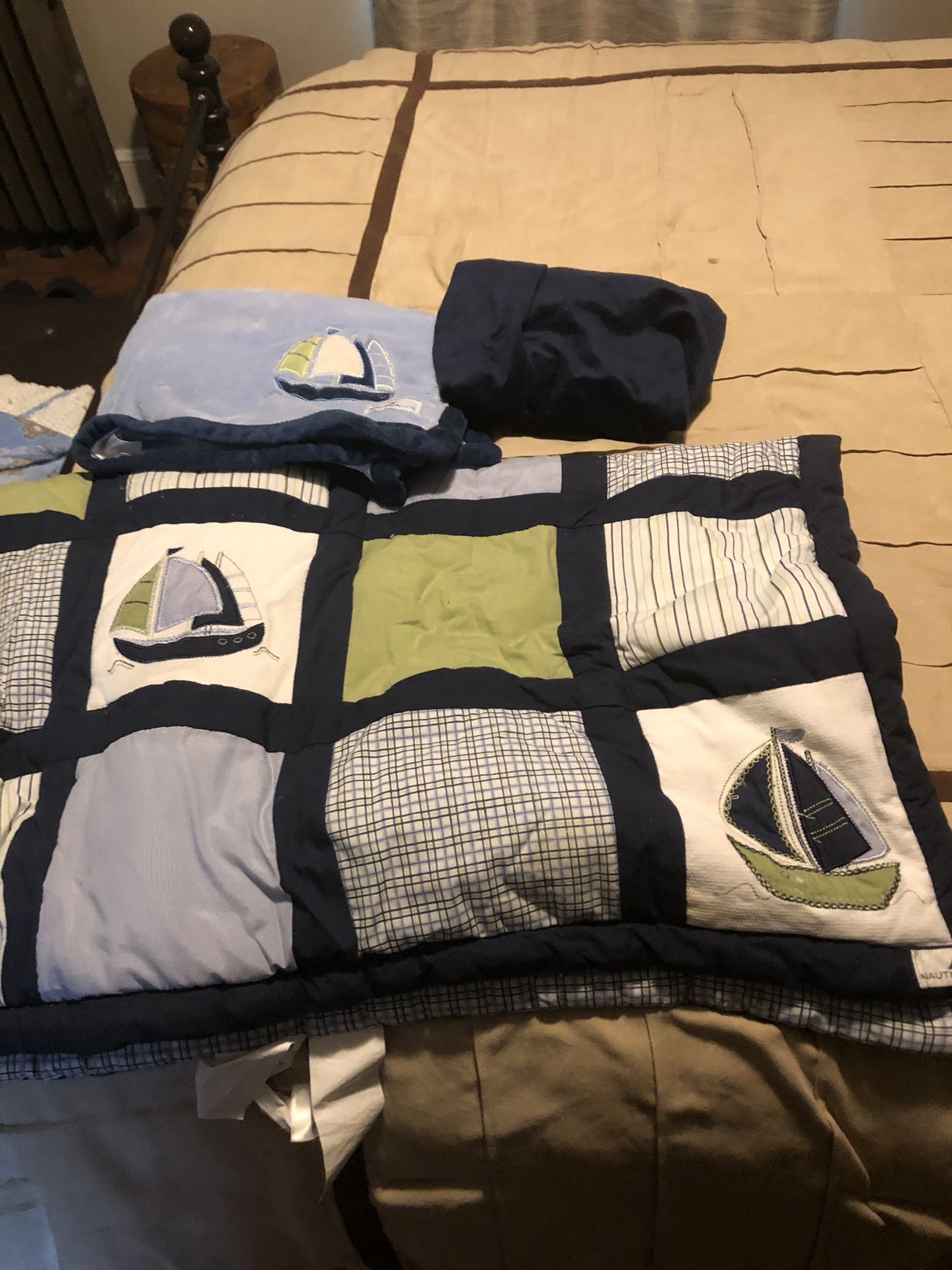 Nautica crib set with accessories
