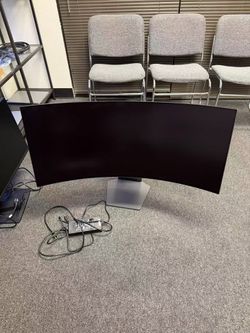 LG UltraGear 39” OLED Curved Gaming Monitor 240Hz – 39GS95QE