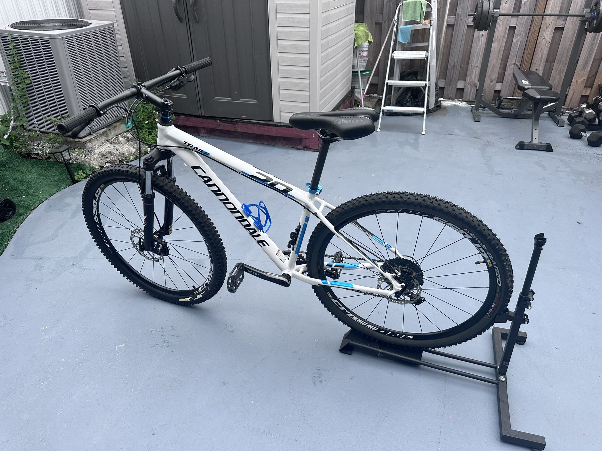 BIKE Cannondale 29