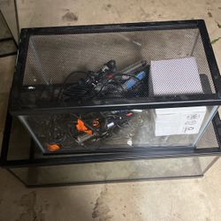 10 Gallon Tank With Metal Lid $20