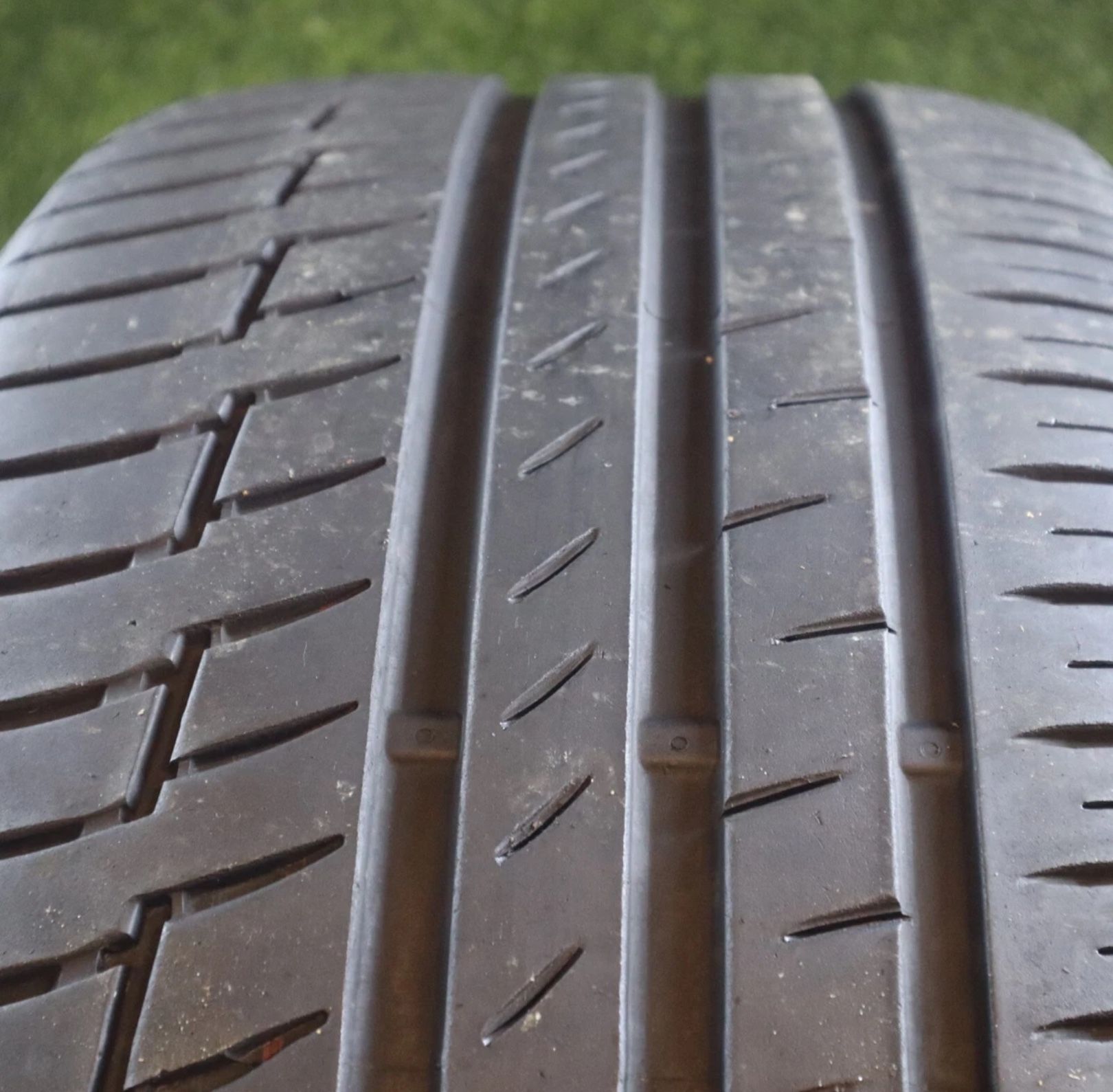 275 40R21 Continental Premium Contact 6 Run Flat with 75% Tread 6/32 107Y SKU 24131 GRADE A TIRES