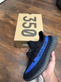 Yeezy 350 v2 dazzling Blue Size 9