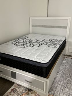 Full Size Mattress Pillow Top 12"     new Mattress in a plastic sealed