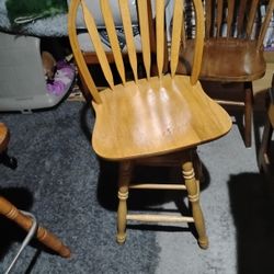 Oak Swivel Chair 24 Inches Tall