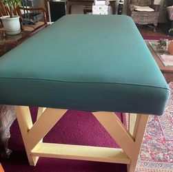 Brand New Padded Massage / Therapy Table – Sturdy Wooden Frame