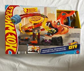 Hot Wheels City Pizza Slam Cobra Attack Playset