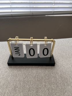 Gold/Black Metal Flip Desk Calendar