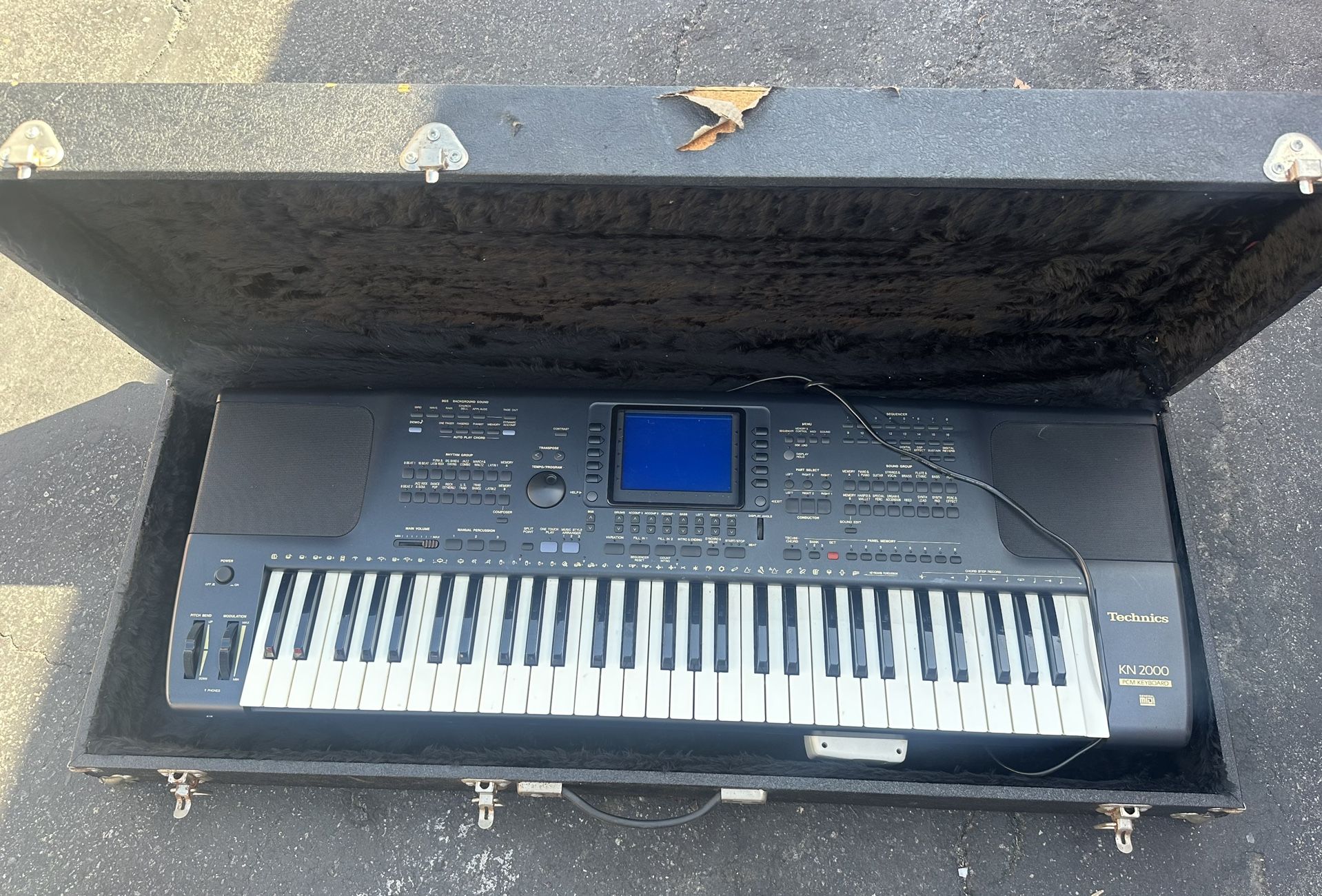 Technics KN-2000 Keyboard Workstation Arranger 61 Keys.