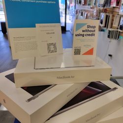 Apple MacBook 14 Inch M2 