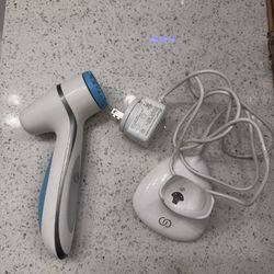 NuSkin face care machine. NuSkin Lumispa Face Cleaner and Skincare. 