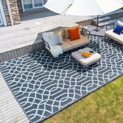 5x8ft Waterproof Reversible Plastic Straw Outdoor Area Rug, Gray/White, NEW