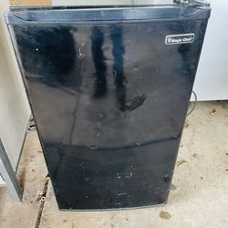 Magic Chef (Mini Fridge)