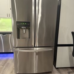 Refrigerator 