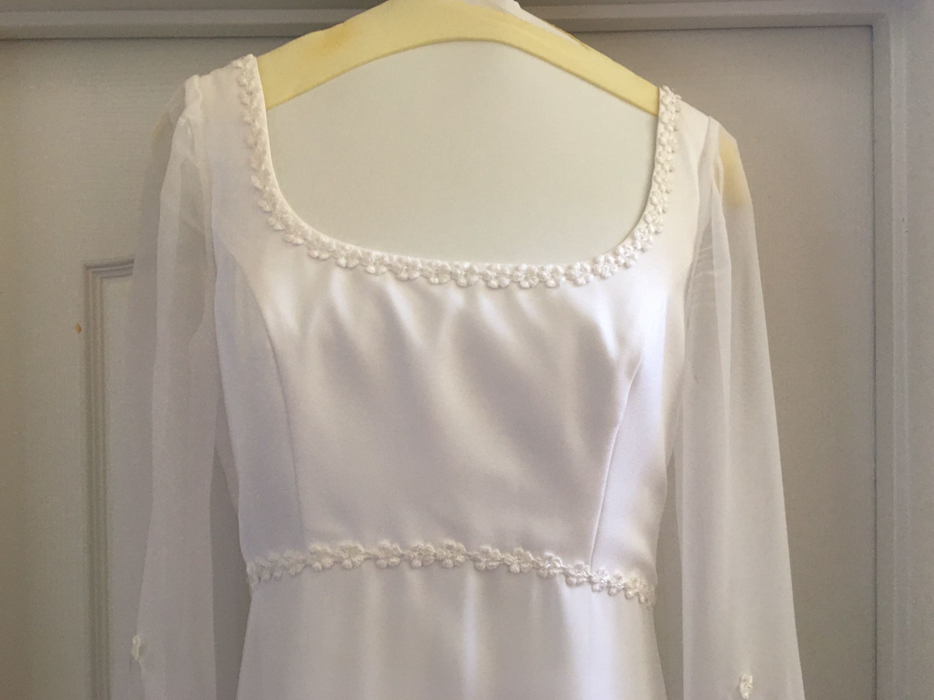Wedding Dress - Size 12 - 14, Plus Bridal Veil