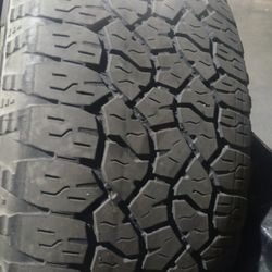 Goodyear Wrangler 275/60/20 Tire (1)
