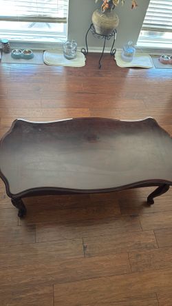 Coffee table with one side table pinewood