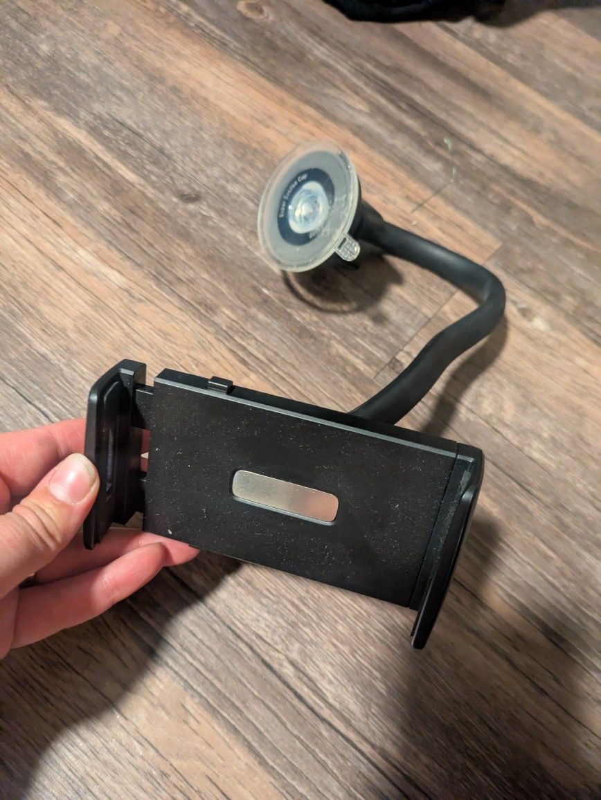 I pad holder for car/truck