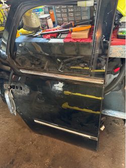 Cadillac Escalade rear door 2007-2014