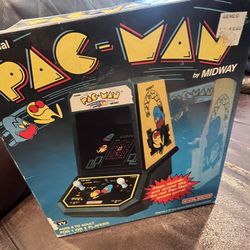 Vintage PAC-MAN Arcade 