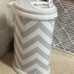 Chevron Ubbi Diaper Pail