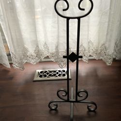 1 Large Candle Holder 