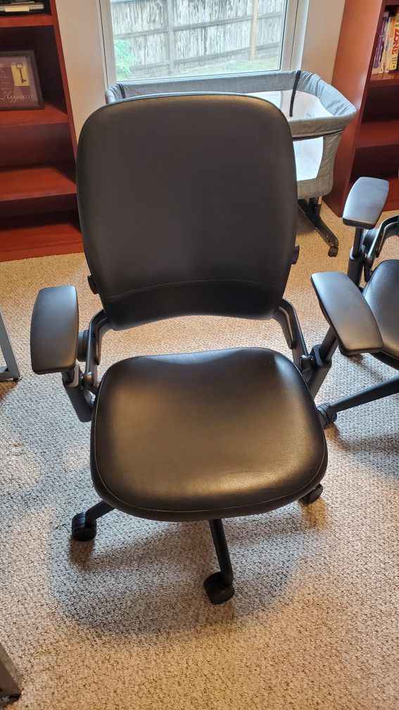 Leap V2 office chair leather