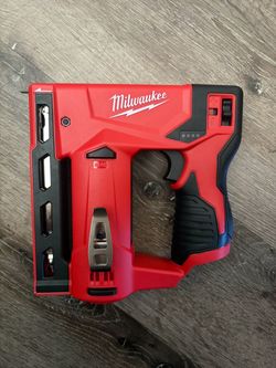 Milwaukee M12 Stapler
