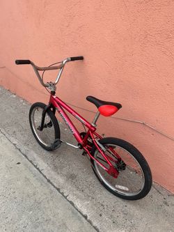 Mongoose Bmx bike  20 inches tires good condition ready to ride