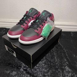 Air Jordan 1 Low SE (Youth) – Brand New With Box