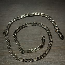 14k Gold  5mm Thick Figaro Chain Necklace 19"