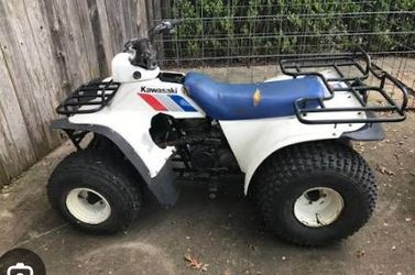 1988 Kawasaki Bayou on good shape adult written.