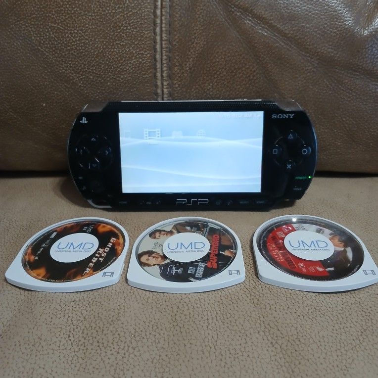 Sony PlayStation portable Psp 1000 with 3 movies and charger