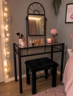 Girls vanity