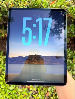 iPad Pro 12.9” 4th Gen 256  · WiFi + LTE · Pristine Like NewCondition ✨ Unlocked Any Carrier | Hablo