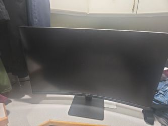Curved LG 27 inch computer monitor